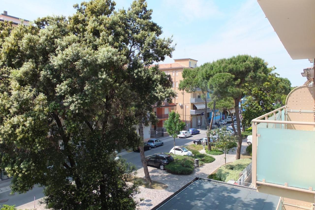 Hotel Nettuno Sottomarina Exteriör bild