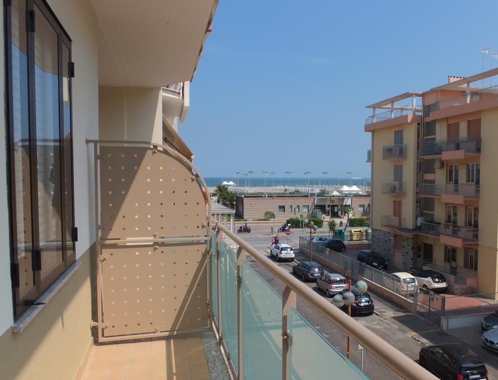 Hotel Nettuno Sottomarina Exteriör bild