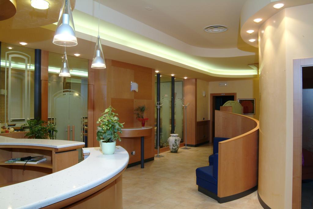 Hotel Nettuno Sottomarina Exteriör bild