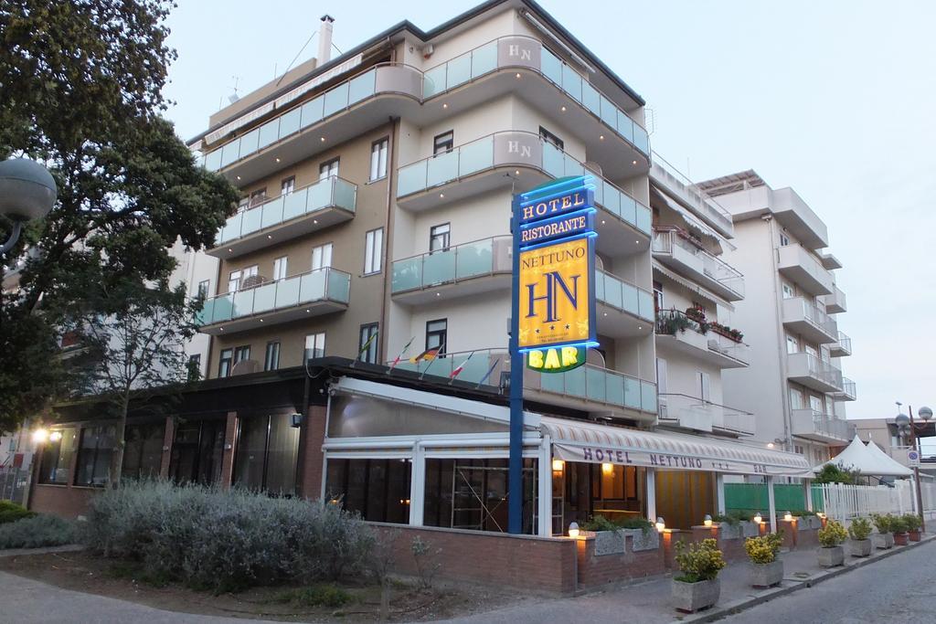 Hotel Nettuno Sottomarina Exteriör bild