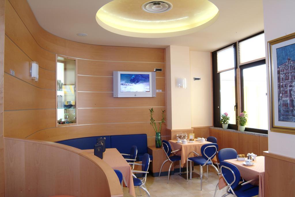 Hotel Nettuno Sottomarina Exteriör bild