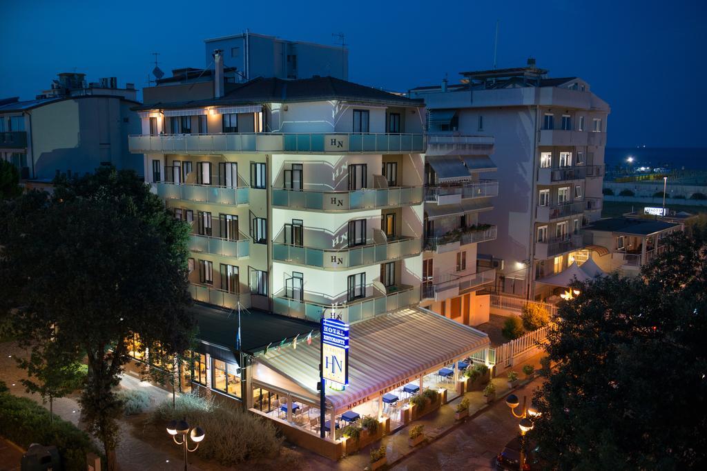 Hotel Nettuno Sottomarina Exteriör bild